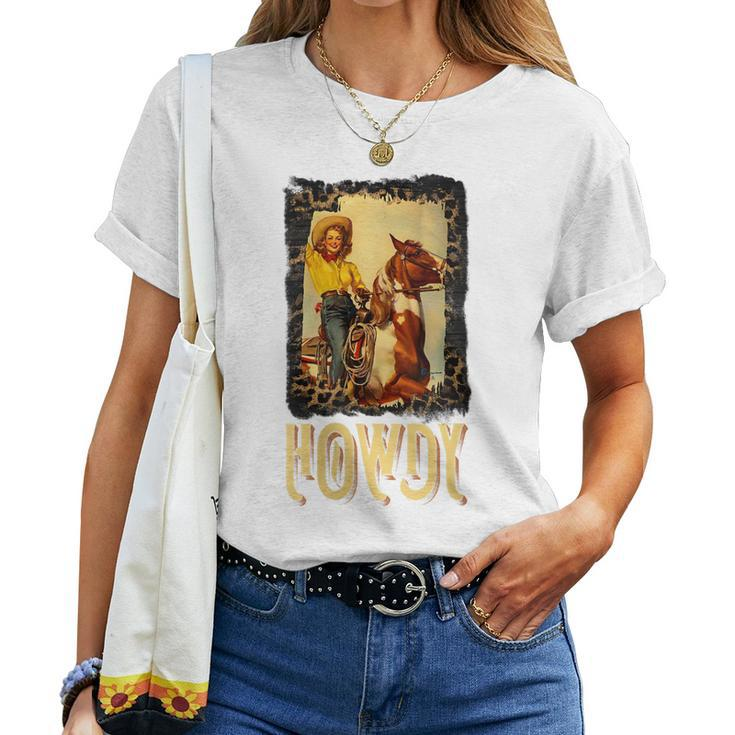 Howdy Vintage Rustic Rodeo Western Southern Cowgirl Portrait Women T-shirt