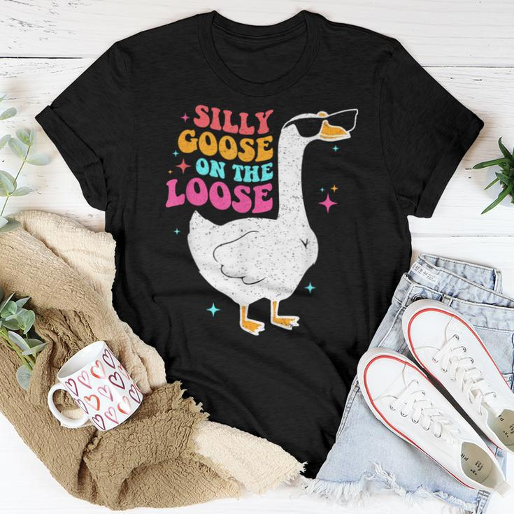 Silly Goose On The Loose Retro Vintage Groovy Women T-shirt Funny Gifts