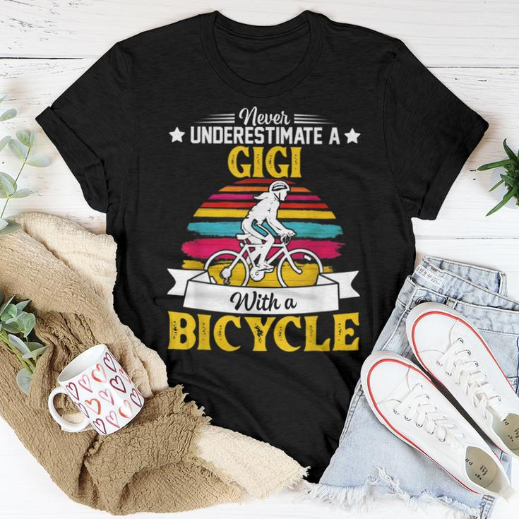 Never Underestimate A Gigi With A Bicycle Vintage Women T-shirt Unique Gifts
