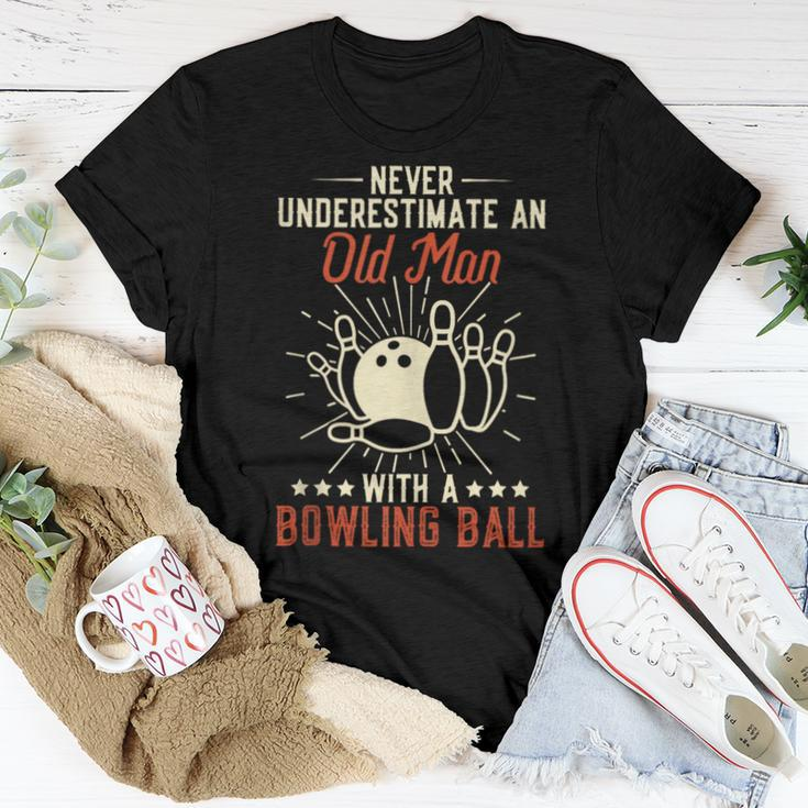 Never Underestimate An Old Man With A Bowling Ball Vintage Women T-shirt Funny Gifts