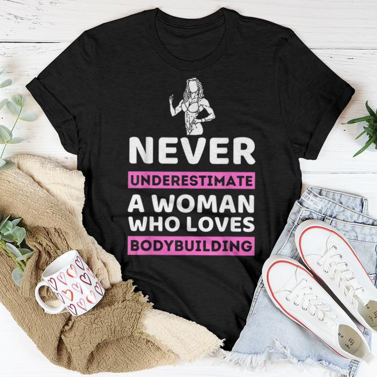 Never Underestimate A Woman Who Loves Bodybuilding Women T-shirt Funny Gifts
