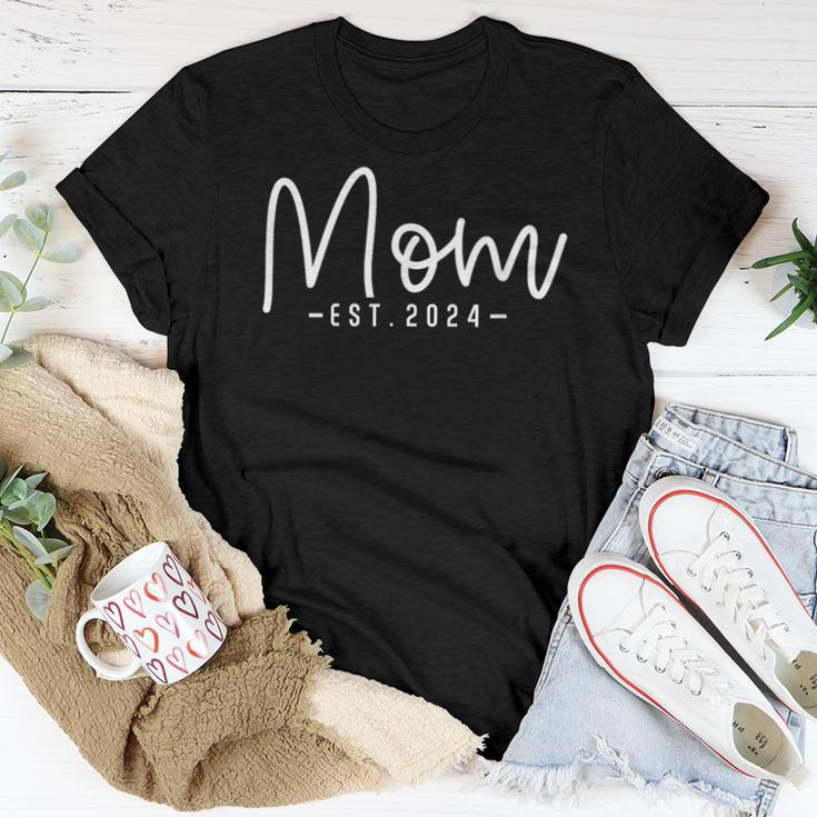 Vintage Soon To Be Mom Est 2024 Pregnancy Announcement Women T-shirt Unique Gifts