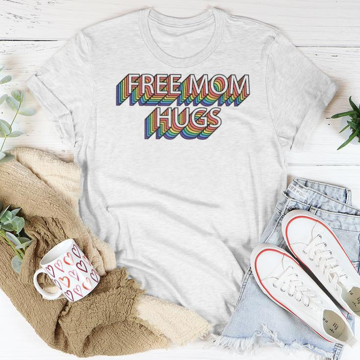 Free Mom Hugs Pride Retro Vintage Lgbt Pride Month Mothers Women T-shirt Unique Gifts