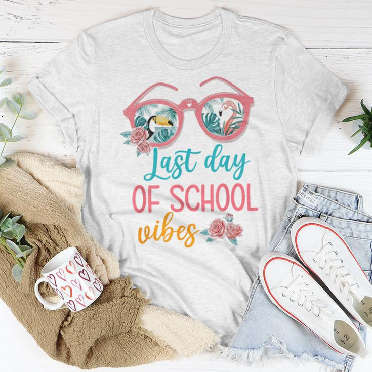 Hello Summer Floral Flamingo Happy Last Day Of School Vibes Women T-shirt Unique Gifts