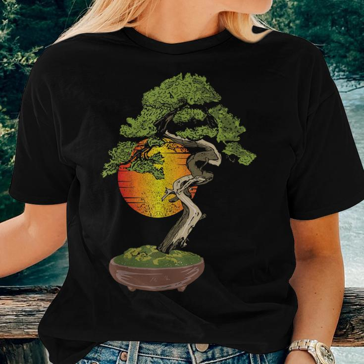 Aesthetic Retro Bonsai Tree Nature Lover Gardener Planting Women T-shirt Gifts for Her