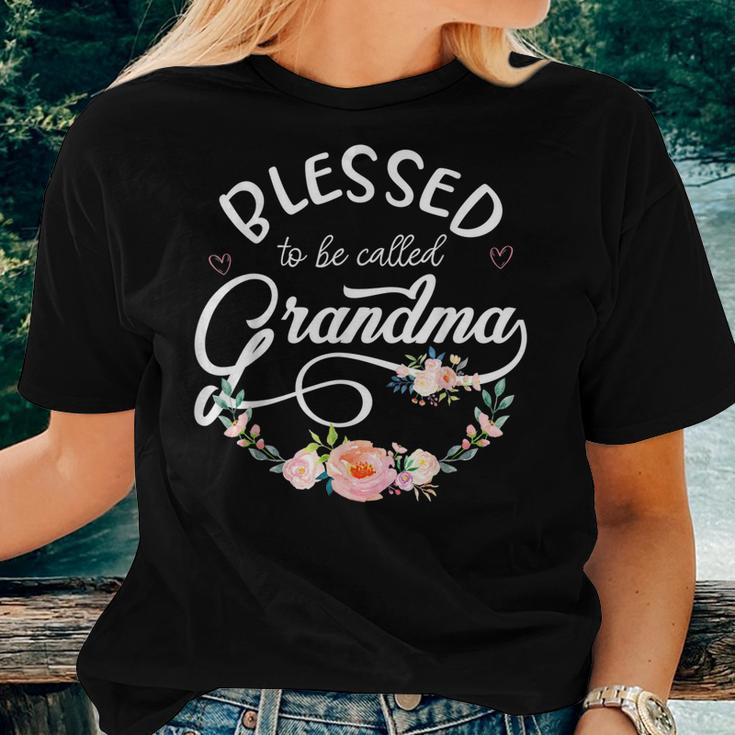 Blessed Grandma Floral Grandma Women T-shirt Gifts for Her