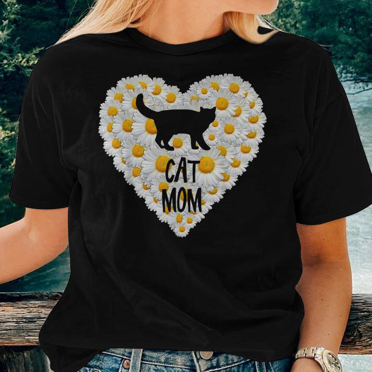 Cat Mom On Love Heart White Daisy Flowers Cute Kitten Cat Women T-shirt Gifts for Her