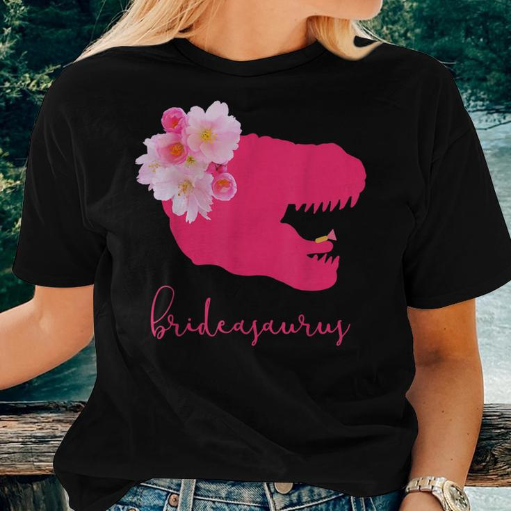 Dinosaur Bride A Saurus Bridal Wedding Flower Women T-shirt Gifts for Her