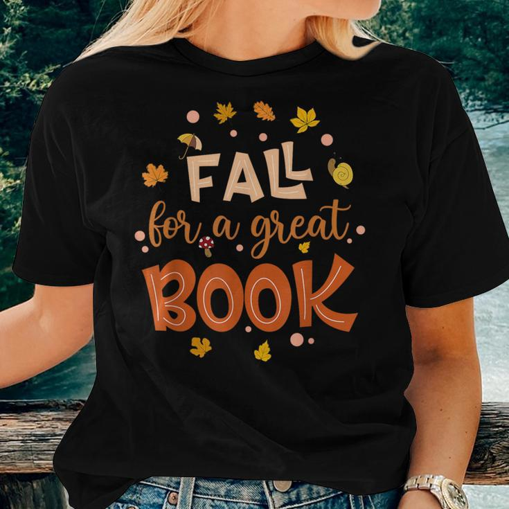 Fall For Great Reading Book Autumn Bookworm Teacher Reader Women T-shirt Gifts for Her