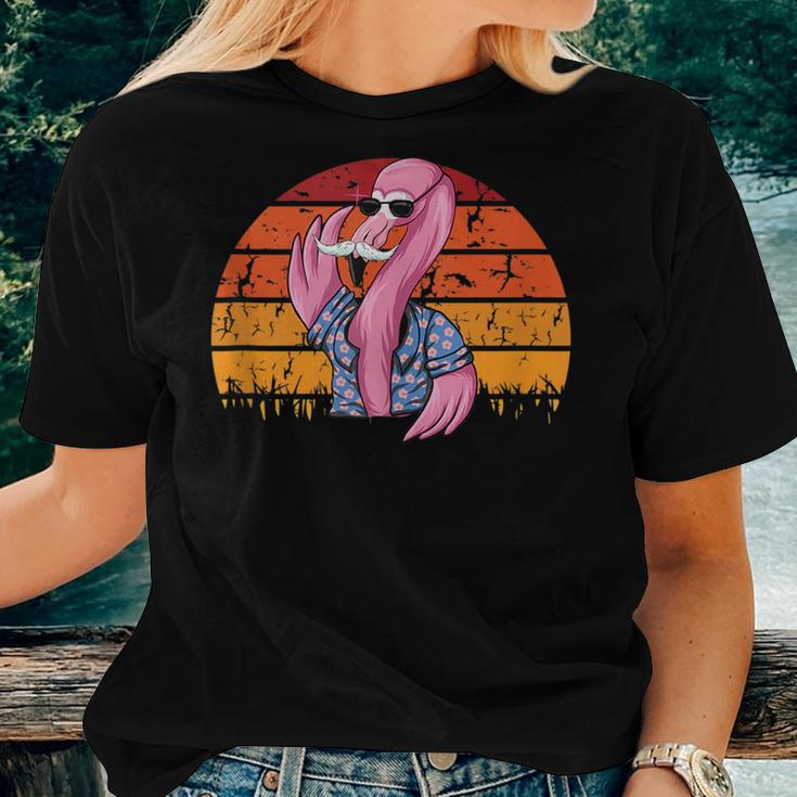 Flamingo Dad Fathers Day Retro Bird Animal Lover Zoo-Keeper For Dad Women T-shirt Crewneck Gifts for Her