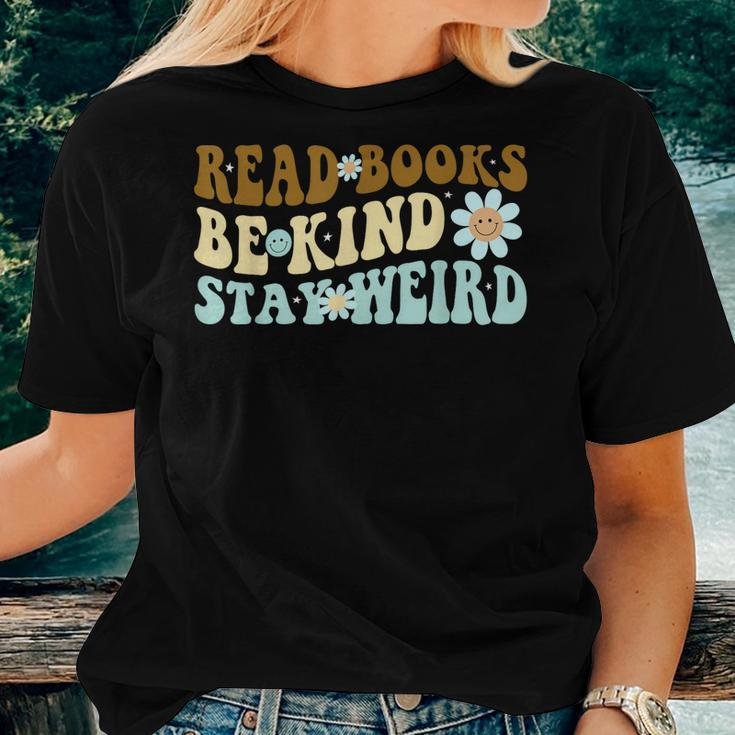 Flower Groovy And Read Books Be Kind Stay Weird 2023 Women T-shirt Gifts for Her
