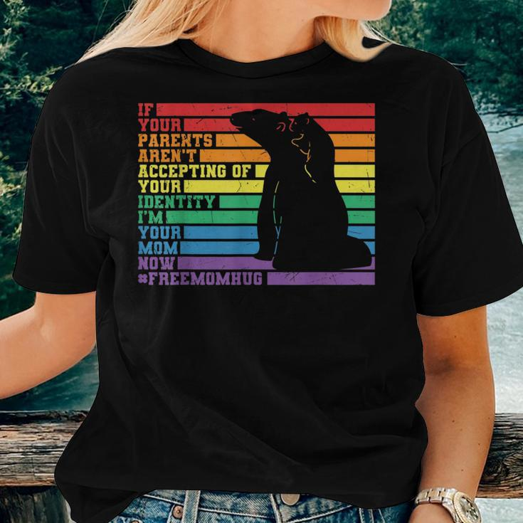 Free Mom Hugs Mama Bear Proud Mother Lgbtq Parent Pride Mom Women T-shirt Gifts for Her