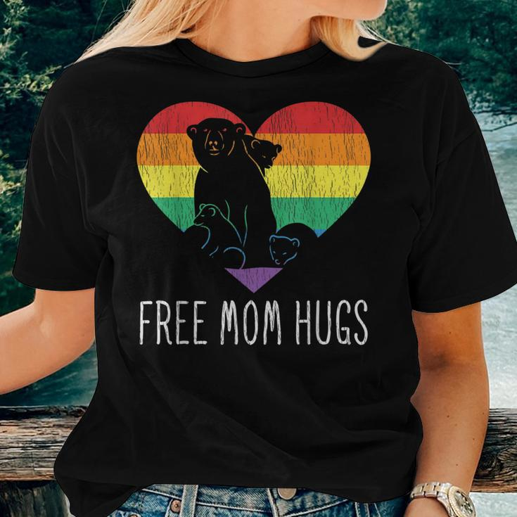 Free Mom Hugs Mama Bear Proud Mother Parent Pride Lgbt Mom Women T-shirt Gifts for Her