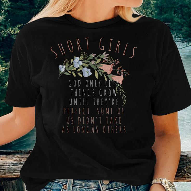 Short Girls God Only Lets Things Grow Floral Women Women T-shirt Gifts for Her