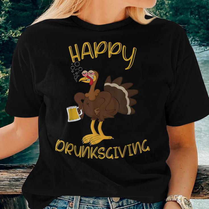 Happy Drunksgiving Friends Family Thanksgiving Drunks Giving Women T-shirt Gifts for Her