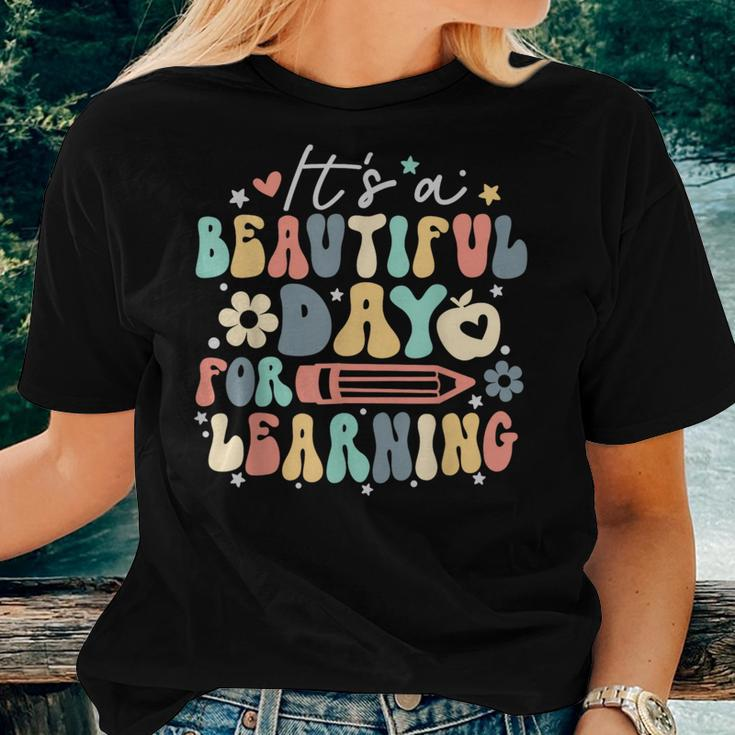 It's Beautiful Day For Learning Retro Teacher Students Women T-shirt Gifts for Her