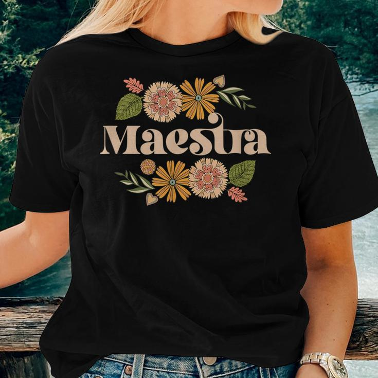 Maestra Proud Hispanic Spanish Teacher Bilingual Teacher Women T-shirt Gifts for Her