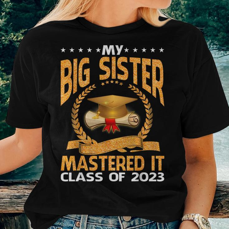 Masters Graduation My Big Sister Mastered It Class Of 2023 Women T-shirt Gifts for Her