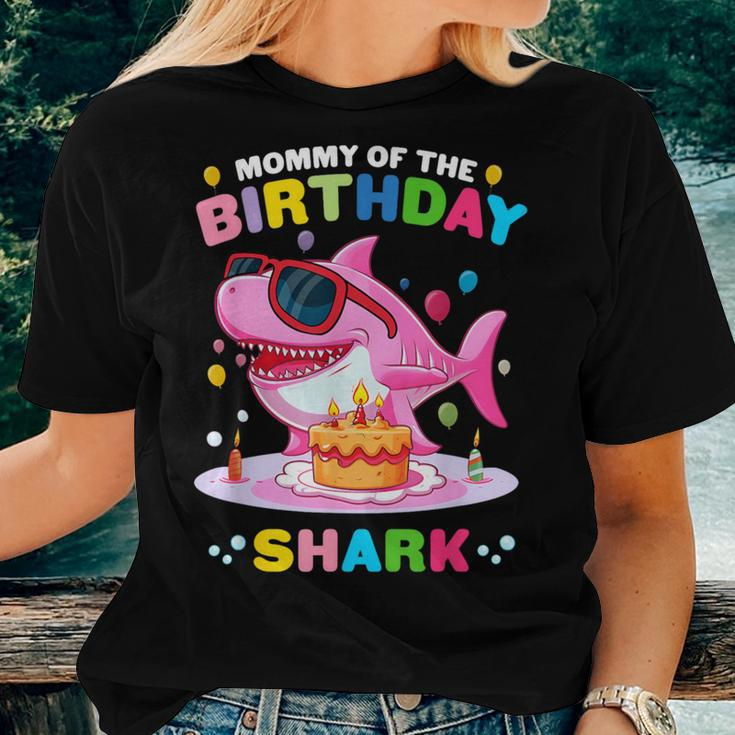 Mommy Of The Shark Birthday Mom Matching Family Women T-shirt Gifts for Her