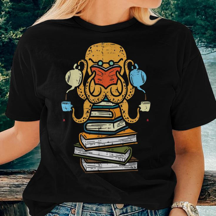 Octopus Reading Book Tea Bookworm Librarian Teacher For Teacher Women T-shirt Gifts for Her