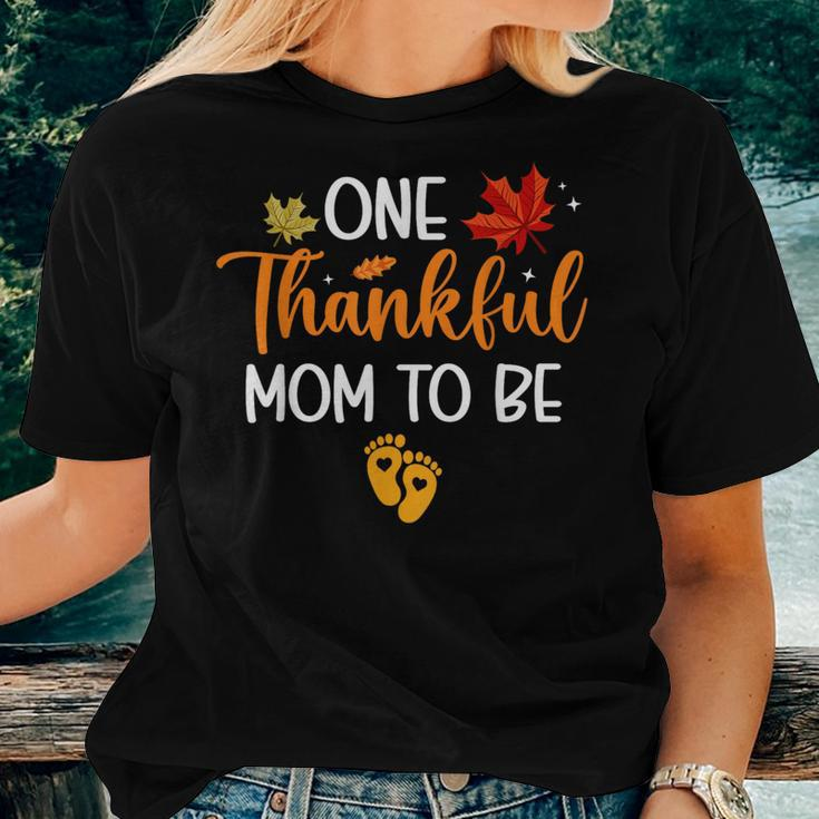 One Thankful Mom To Be Thanksgiving Pregnancy Announcement Women T-shirt Gifts for Her