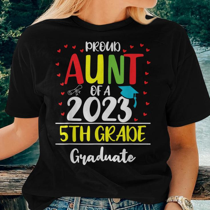 Proud Aunt Of A Class Of 2023 5Th Grade Graduate Women T-shirt Gifts for Her