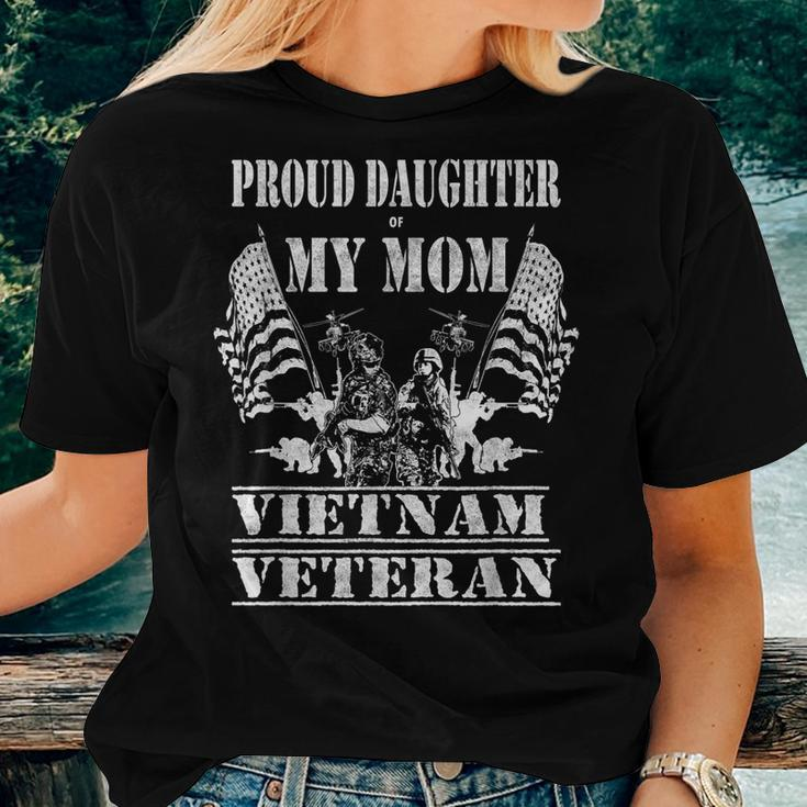 Proud Daughter Of My Mom Vietnam Veteran Military Nurse Women T-shirt Gifts for Her