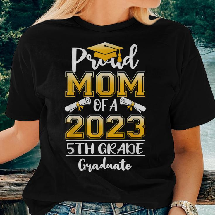 Proud Mom Of A Class Of 2023 5Th Grade Graduate Women T-shirt Gifts for Her