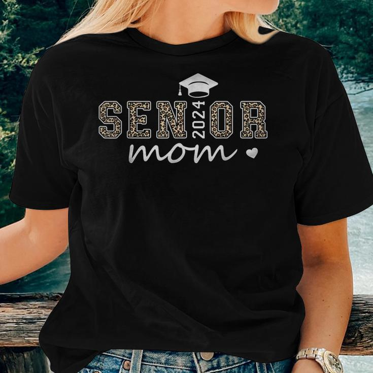 Proud Mom Class Of 2024 Senior Graduate Leopard Senior 24 Women T-shirt Gifts for Her