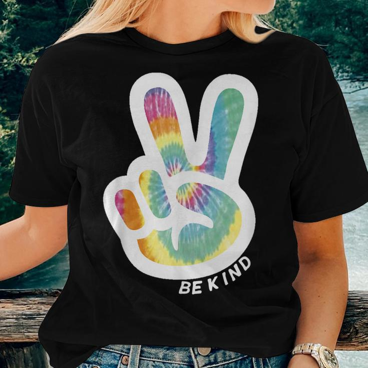 Retro Tie Dye Peace Sign Be Kind Peace Love Kindness Women T-shirt Gifts for Her