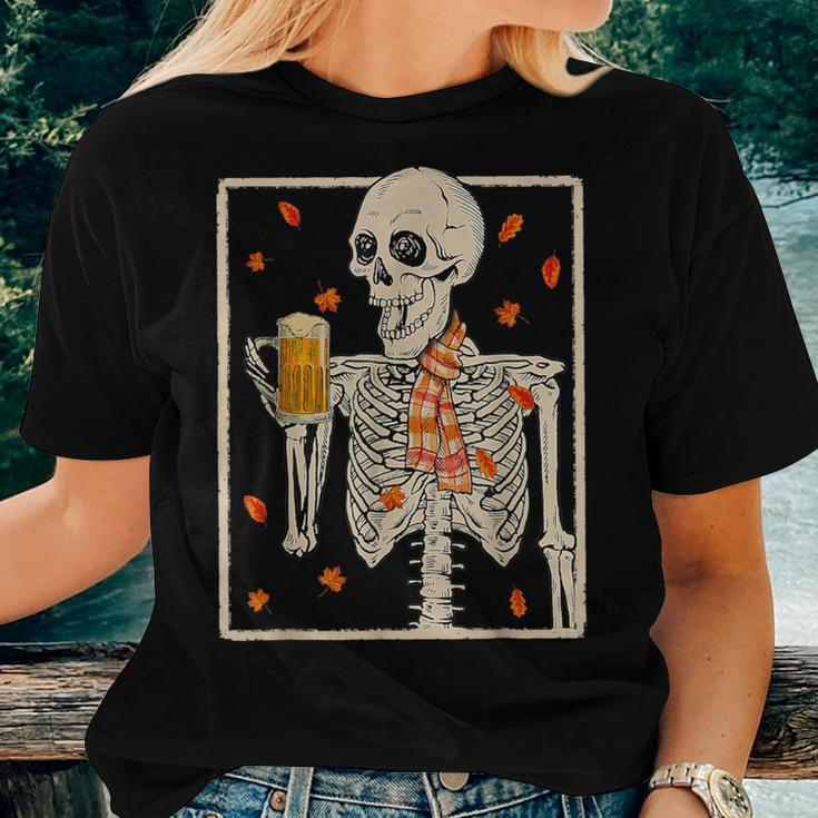 Skeleton Drinking Beer Retro Halloween Costume Beer Drink Women T-shirt Gifts for Her