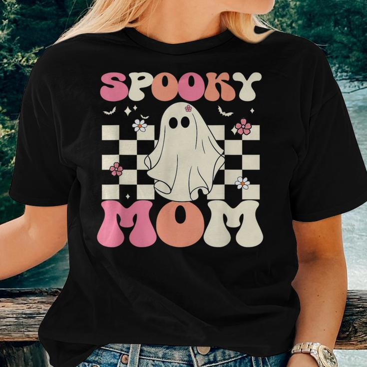 Spooky Mom Halloween Ghost Costume Retro Groovy Women T-shirt Gifts for Her