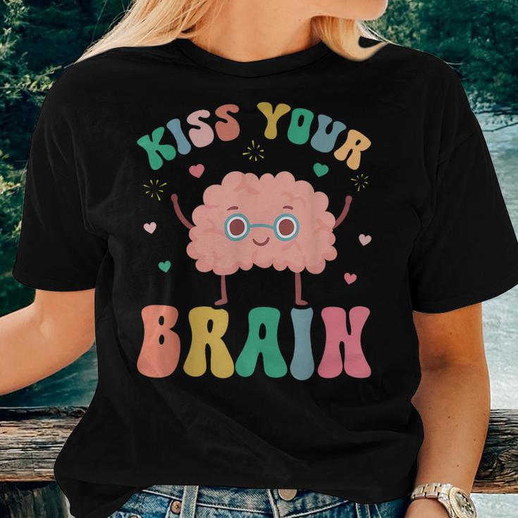Teacher Kiss Your Brain Student Cute Back To School Women T-shirt Gifts for Her