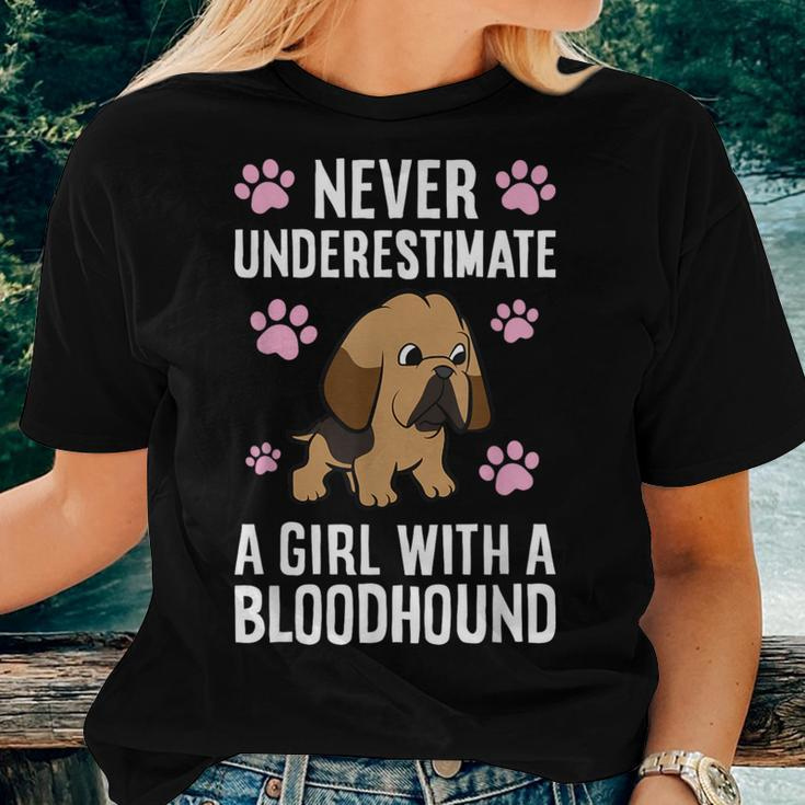 Never Underestimate A Girl With A Bloodhound Women T-shirt Gifts for Her