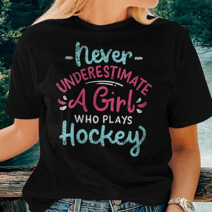 Never Underestimate A Girl Who Plays Hockey Vintage Women T-shirt Gifts for Her
