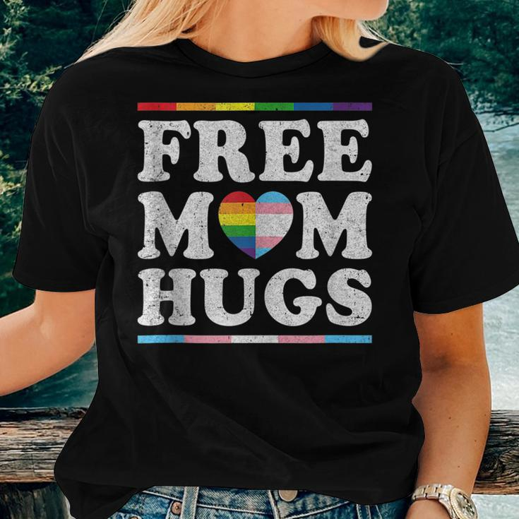 Vintage Free Mom Hugs Rainbow Heart Lgbt Pride Month Women T-shirt Gifts for Her