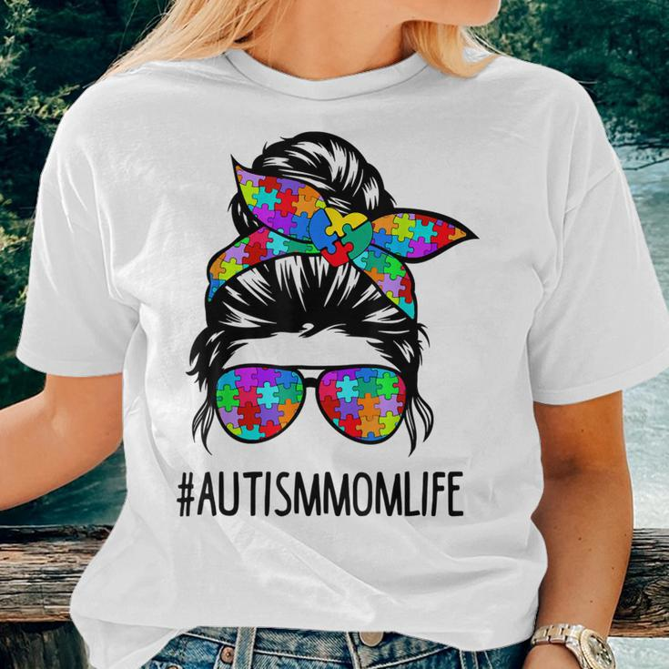 Autism Mom Life Messy Bun Sunglasses Bandana Be Kind Women T-shirt Gifts for Her