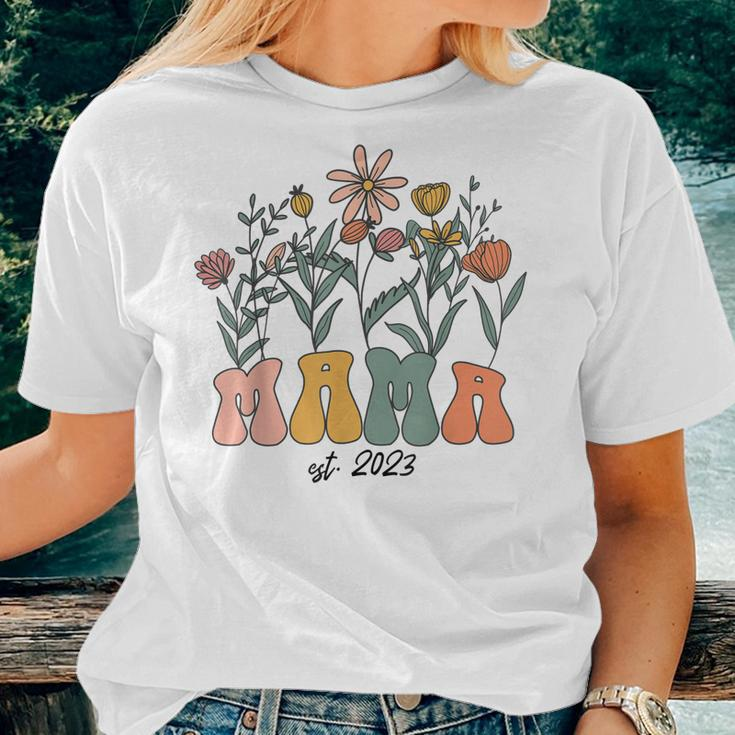 Flowers Groovy Retro Mama Est 2023 New Mom Pregnancy Women T-shirt Gifts for Her