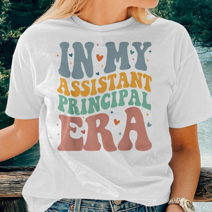 Groovy In My Assistant Principal Era Job Title School Worker Women T-shirt Short Sleeve Graphic Gifts for Her