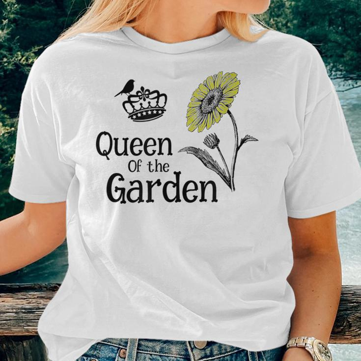 Queen Of The Garden Sunflower Birdie Crown Women T-shirt Gifts for Her
