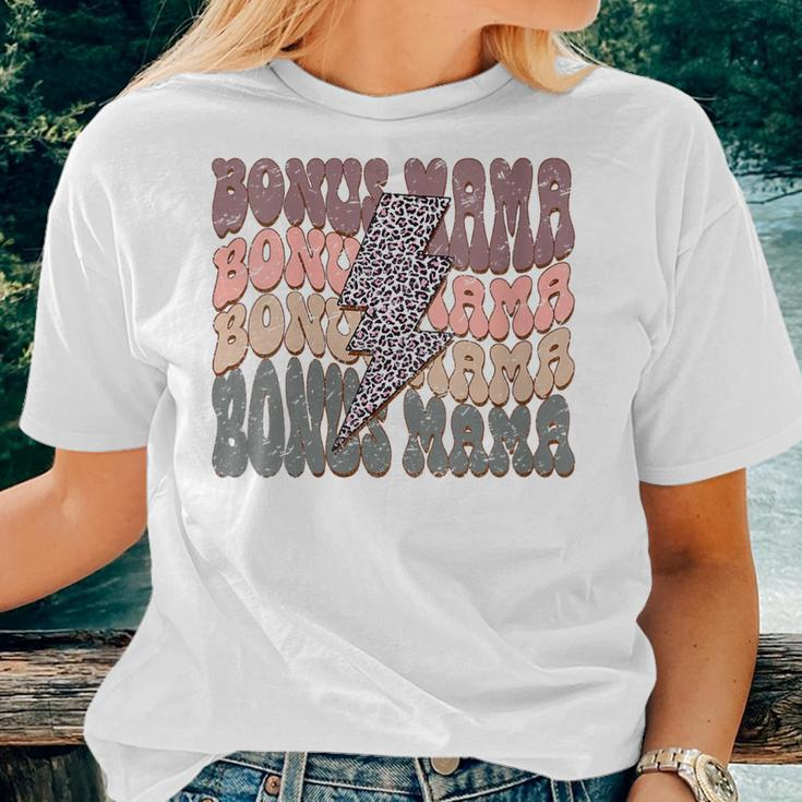 Retro Bonus Mama Leopard Lightning Bolt Western Stepmother For Mama Women T-shirt Crewneck Gifts for Her