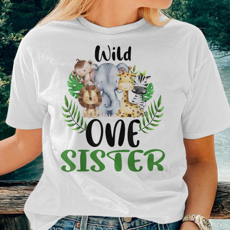 Sister Of The Wild One Zoo Birthday Safari Jungle Animal Women T-shirt Gifts for Her