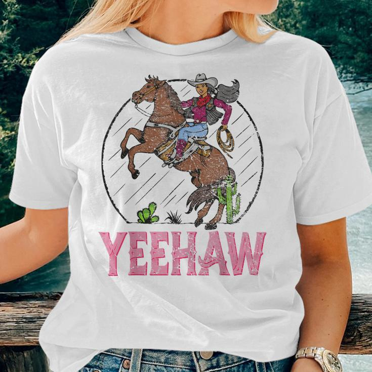 Vintage Yeehaw Howdy Rodeo Western Country Southern Cowgirl Women T-shirt Gifts for Her
