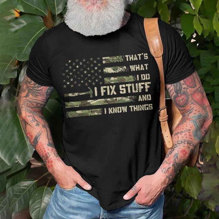 I Fix Stuff And I Know Things Handyman Handy Dad Fathers Day Gift For Women Men T-shirt Crewneck Short Sleeve