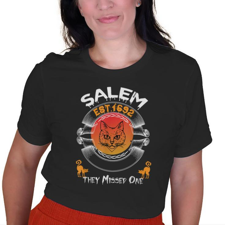 Salem 1692 They Missed One Vintage Cat Halloween Old Women T-shirt
