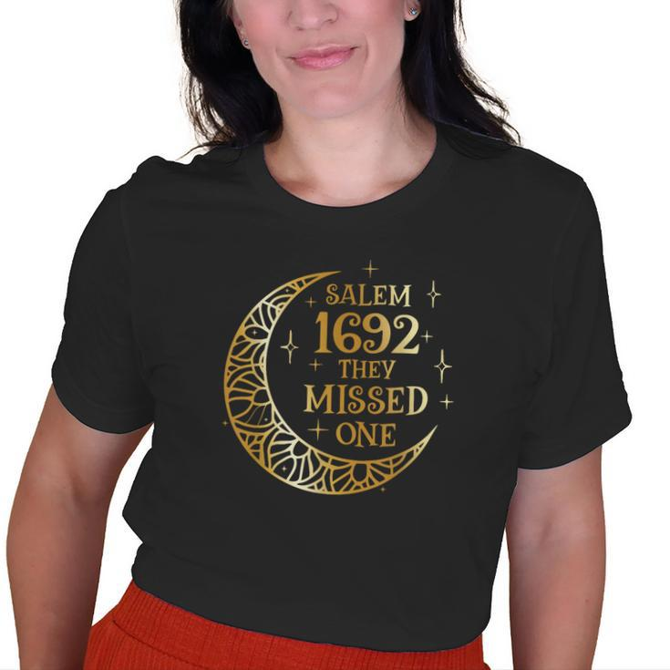Salem 1692 They Missed One Vintage For Old Women T-shirt