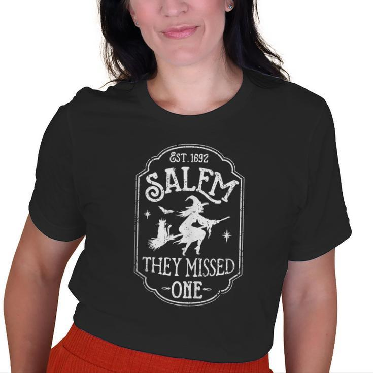 Vintage Retro Salem 1692 They Missed One Halloween Witch Old Women T-shirt