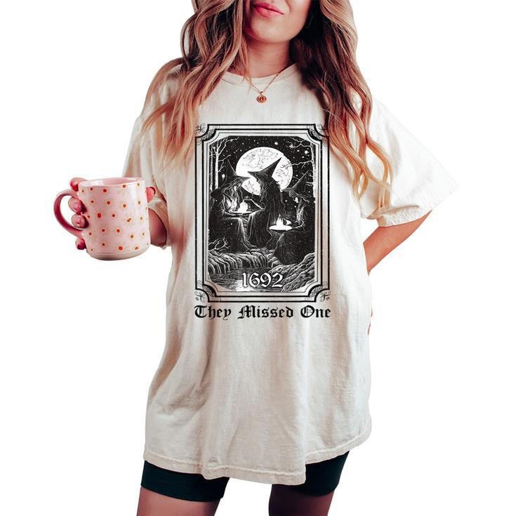1692 They Missed One Retro Vintage Halloween Salem Women's Oversized Comfort T-shirt