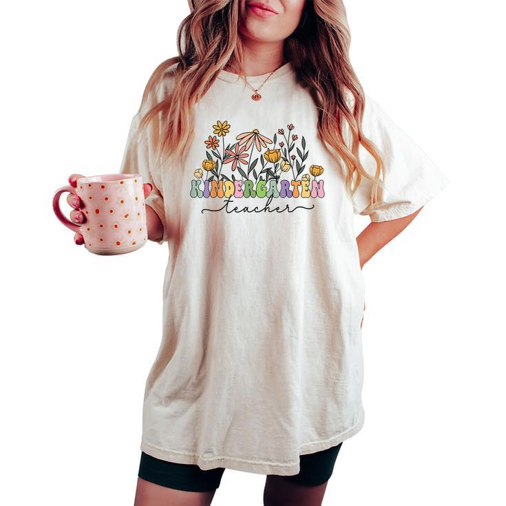 Retro Kindergarten Teacher Daisy Flower Colorful Back To Women's Oversized Comfort T-shirt