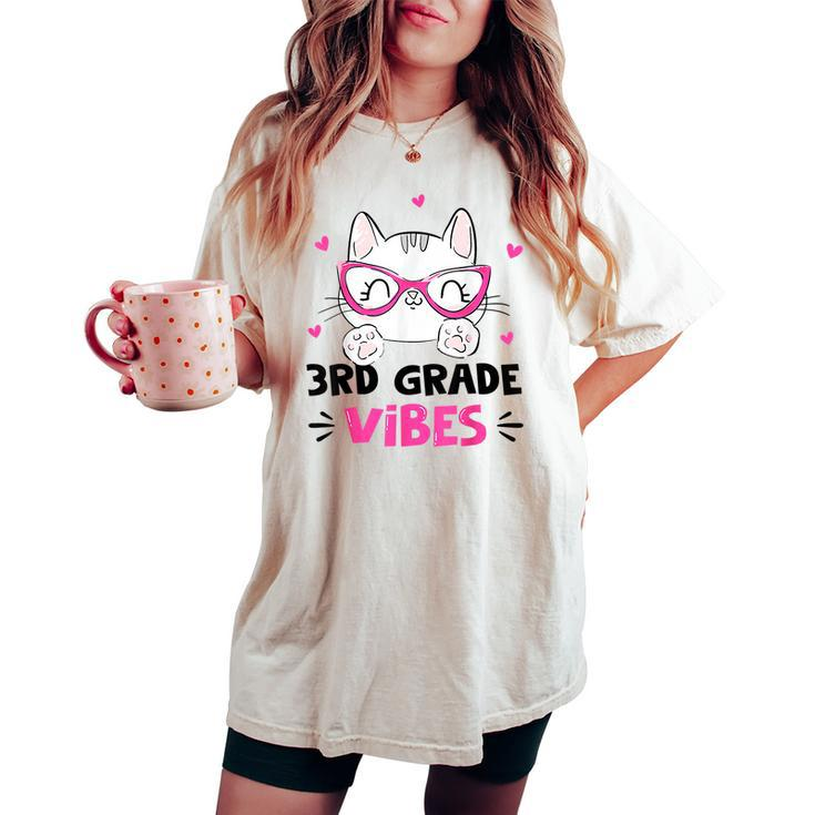 Third 3Rd Grade Vibes Back To School Cute Cat Cute For Girls Women's Oversized Comfort T-shirt